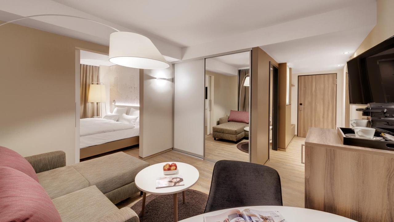 Executive Suite,1153142280:JPEG